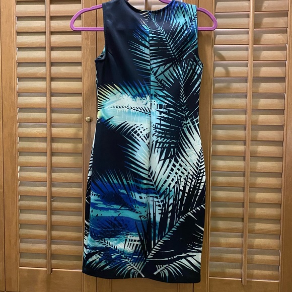 Tropical Bodycon Dress - Picture 2 of 3